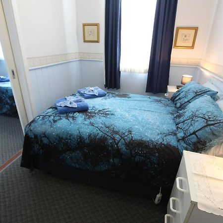 Jacaranda Guest House Busselton Esterno foto