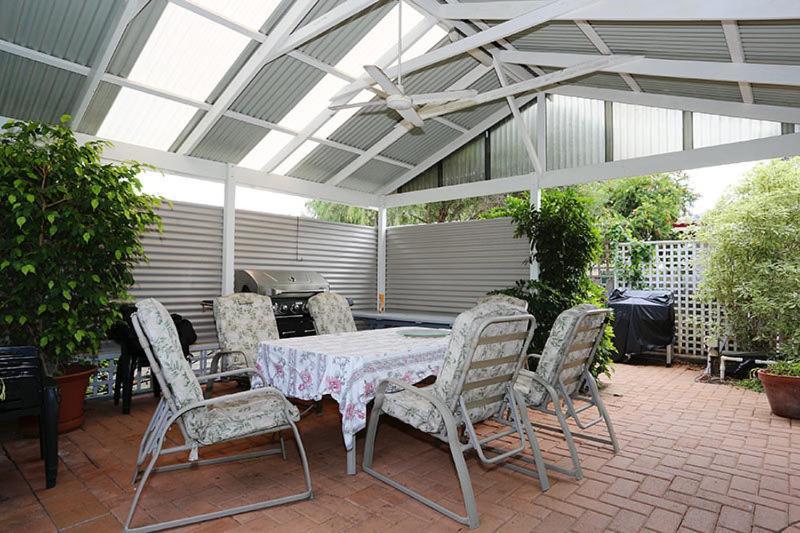 Jacaranda Guest House Busselton Esterno foto