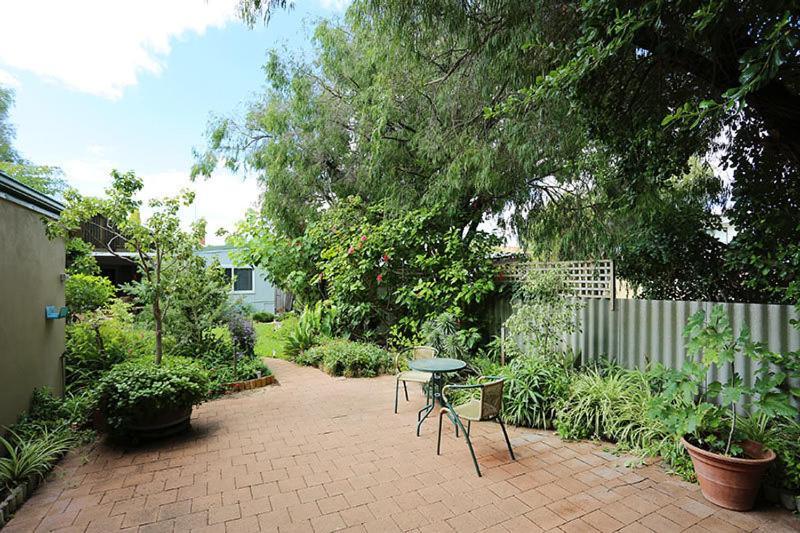 Jacaranda Guest House Busselton Esterno foto