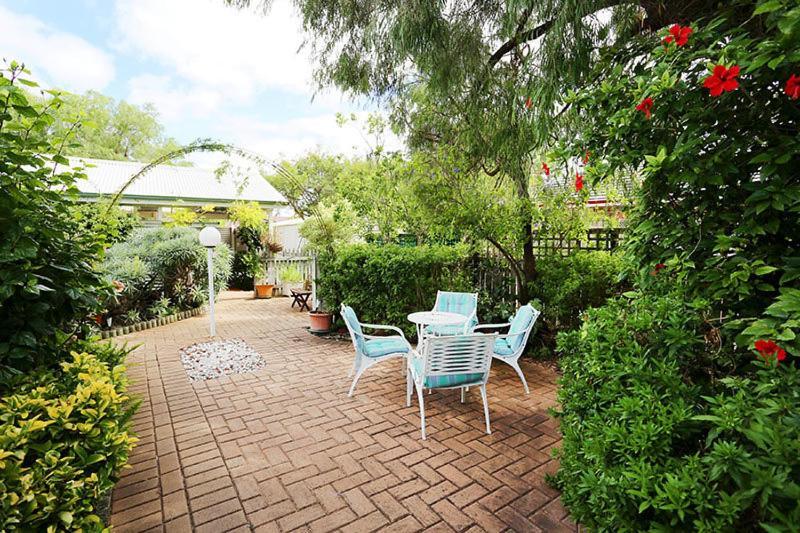 Jacaranda Guest House Busselton Esterno foto