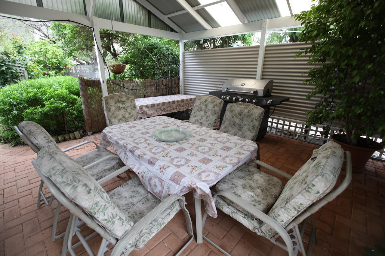 Jacaranda Guest House Busselton Esterno foto